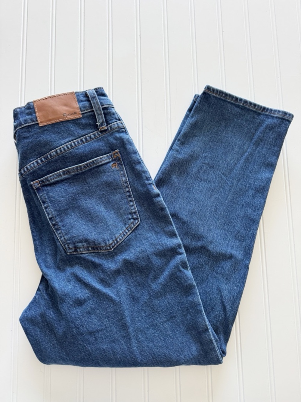 Madewell Tapered Jeans in Bellclaire Wash - Size 24 - Picture 2 of 6